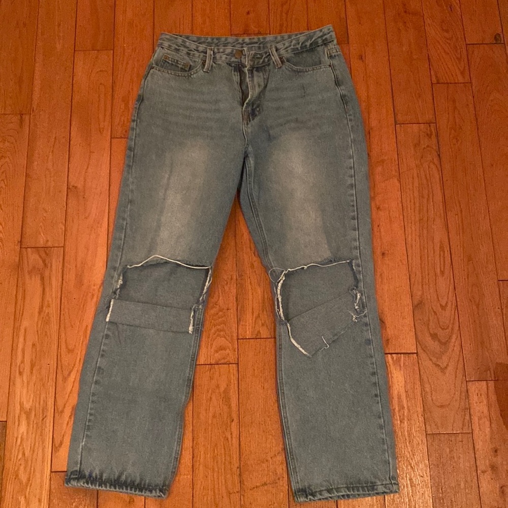 Stonewashed ripped baggy jeans